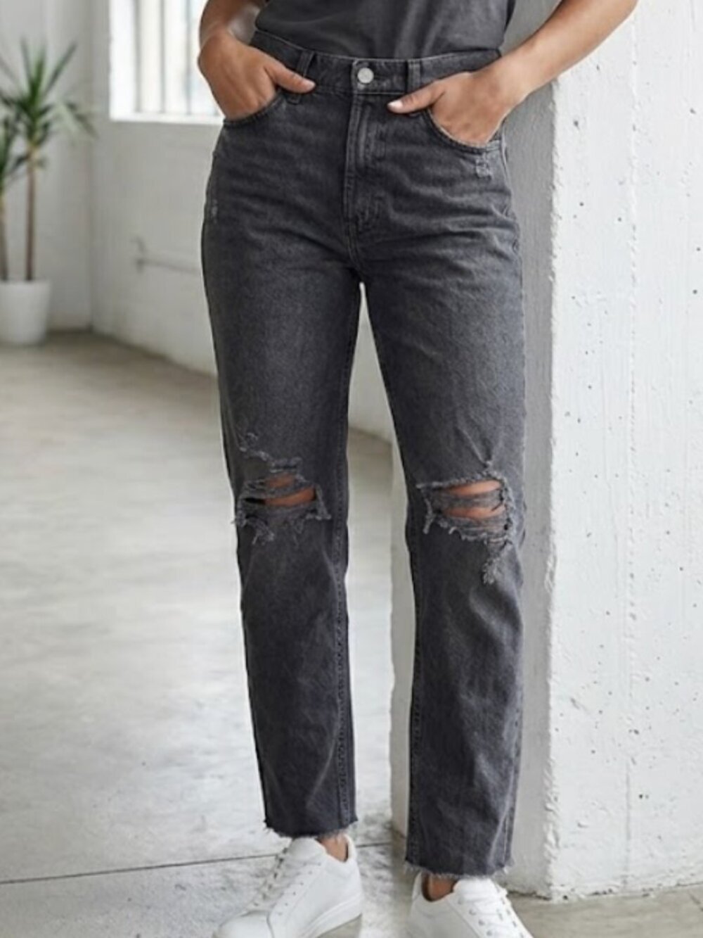 GAP Cheeky Straight High Rise Distressed Jeans 10/30 Short Black Raw Hem Cropped